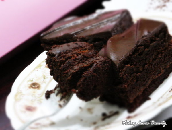 【艾波索烘焙坊】經典黑金磚巧克力蛋糕+牛奶千層泡芙雙組合