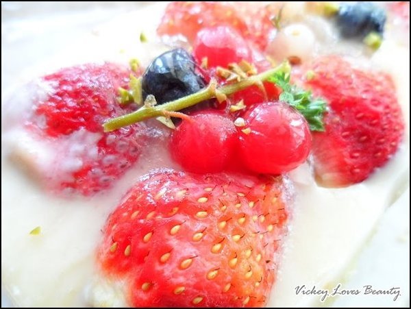 (美食)試吃~啃食物~季節限定【草莓水果布丁蛋糕】