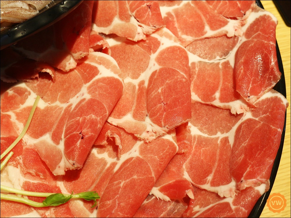肉多多火鍋：台灣火鍋第一品牌│貼心服務│沒吃過肉多多，別說你吃過最好吃火鍋！