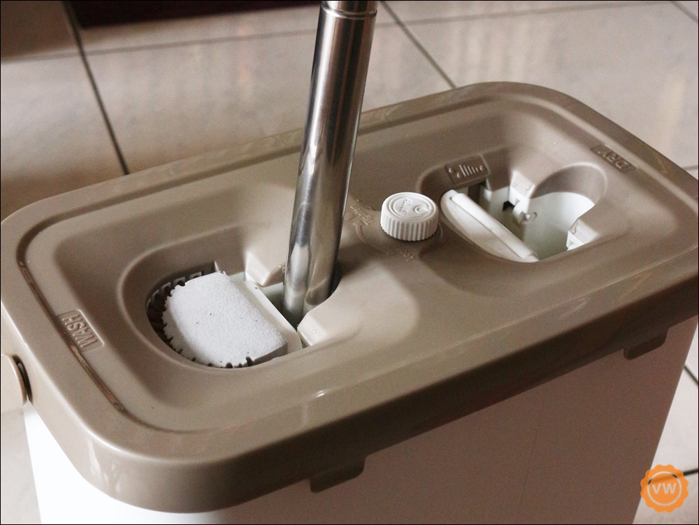 佶之屋 吸刮拖 膠棉拖把組：一拖即淨，免手洗創新雙槽設計 清洗拖把省時又省力！