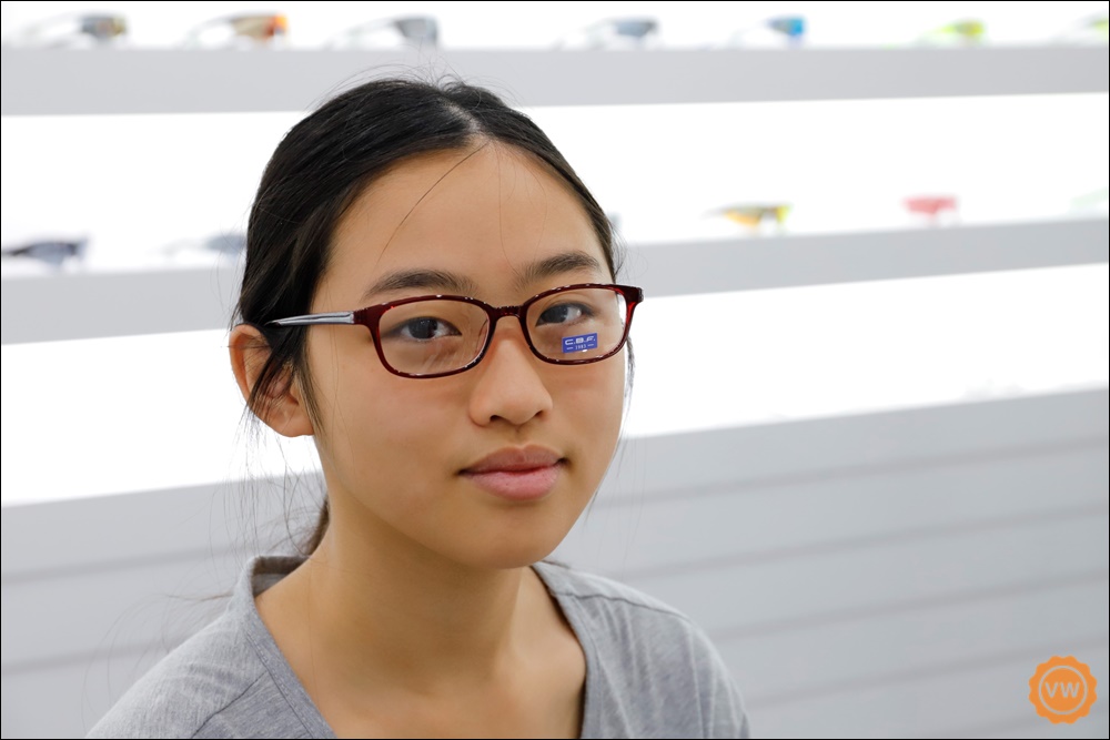 鹿港配眼鏡│蔡司優視力合作夥伴│蔡司優視力專家│視軸偏離矯正：彰化視康佳眼鏡 振興券優惠