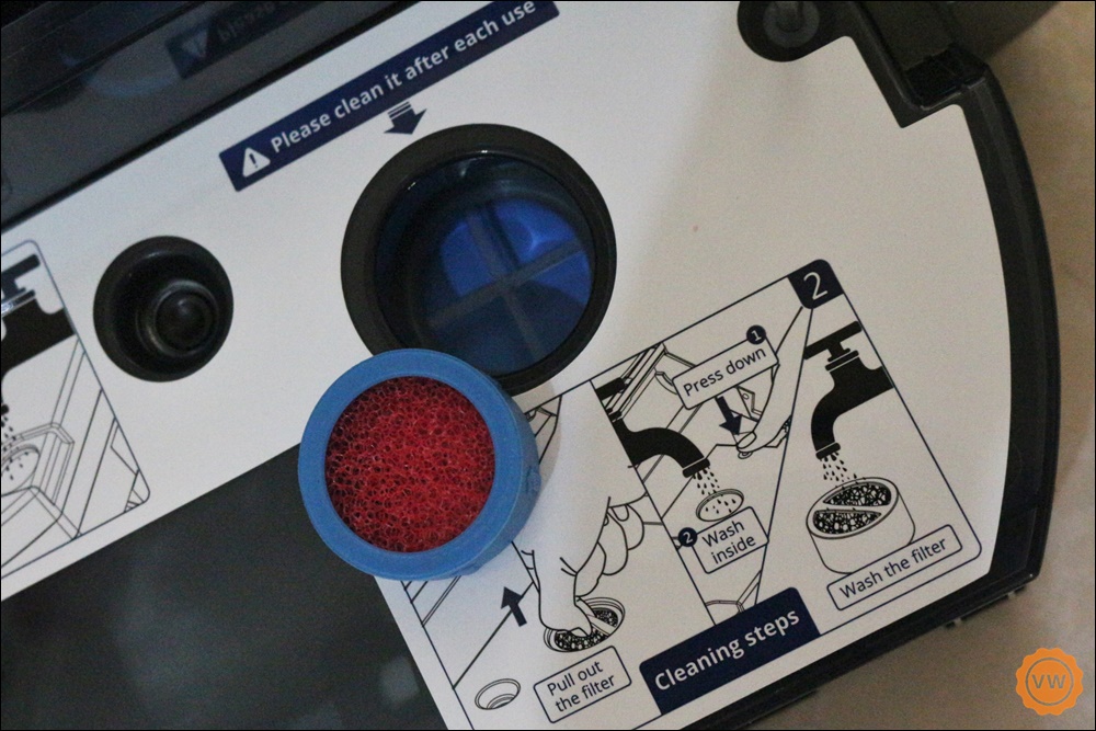 洗地機器人推薦：ILIFE W400 四行程專利洗地機器人 獨特髒污水箱分離設計，每次都用乾淨的水拖地
