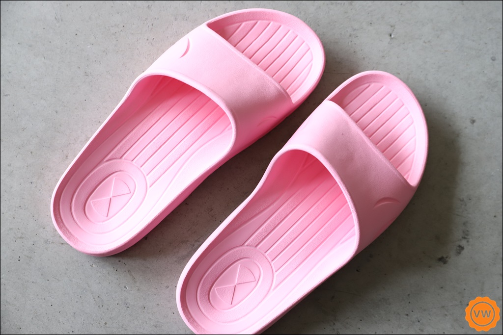 防滑拖鞋推薦：伴佳家 超防護止滑拖 走在濕滑地也可以很安全！
