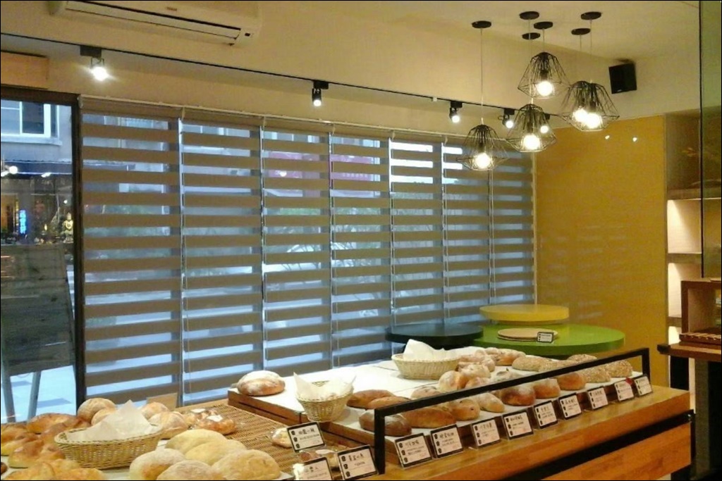 新竹市東區│高CP值家飾室內規劃│專業窗簾客製化、壁紙、地板施工推薦：伊諾軟裝家飾設計