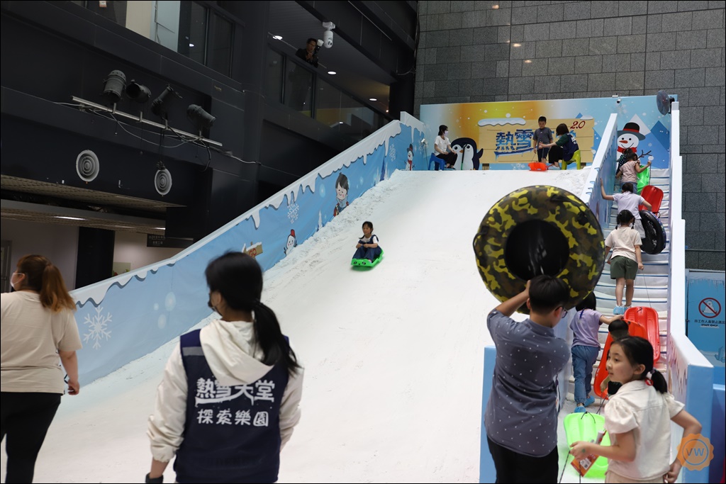 高雄旅遊｜親子一日遊景點推薦：科工館熱雪天堂兒童滑雪樂園2.0