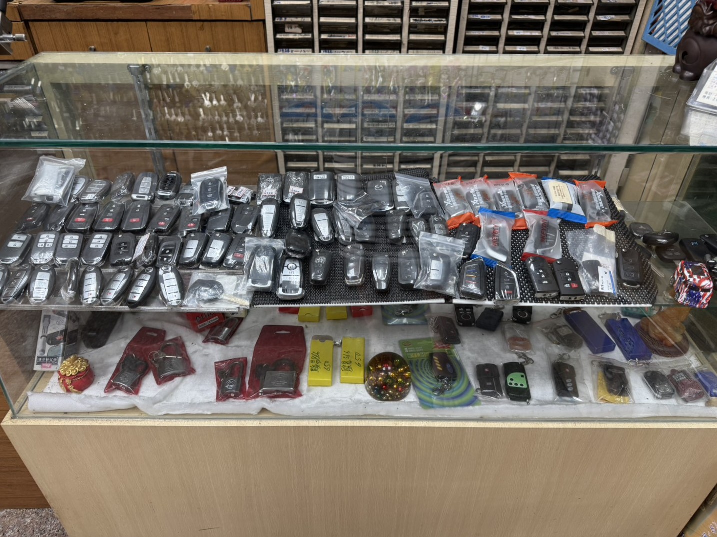 新北三峽配鎖開鎖專門店推薦:榮錦鎖匙刻印行 新北三峽配鎖開鎖專門店推薦:榮錦鎖匙刻印行